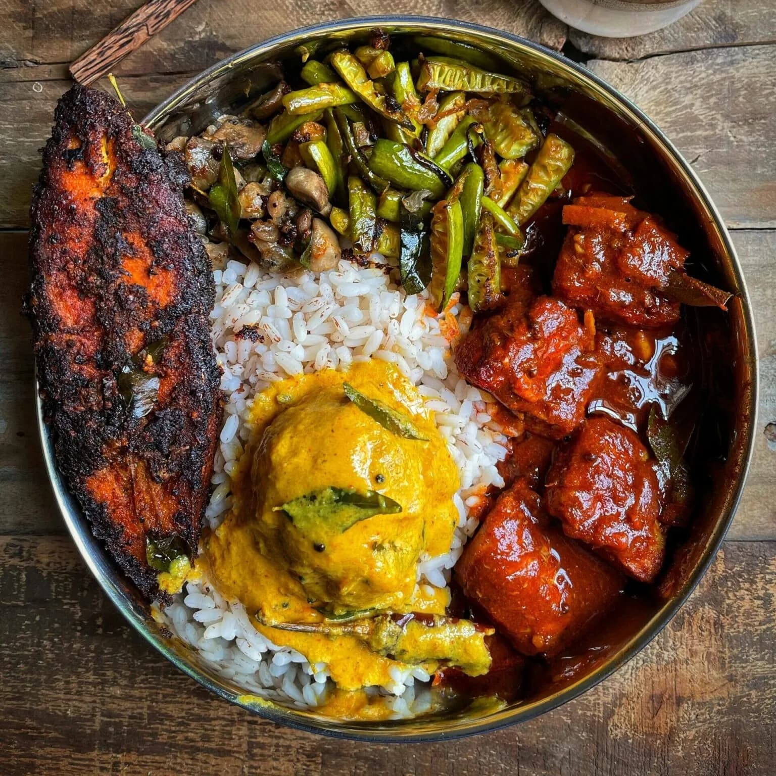 8  Famous Sri Lankan Foods You Must Try Before You Leave