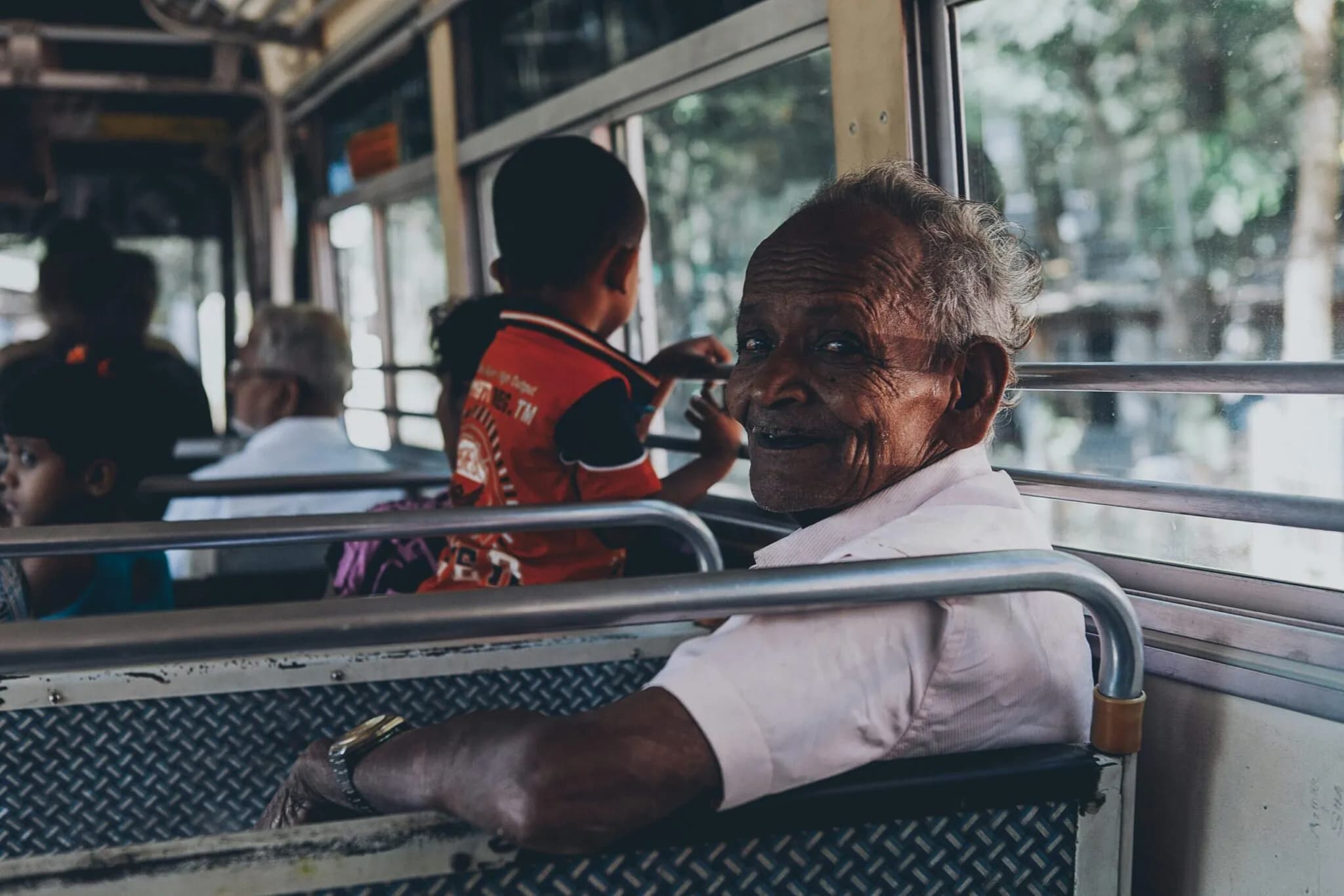 How to Say Hello and Other Useful Phrases in Sri Lanka